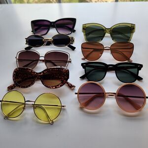 LOT OF 9 PAIRS OF WOMENS SUNGLASSES - Gold/Multicolor - Some Never Worn